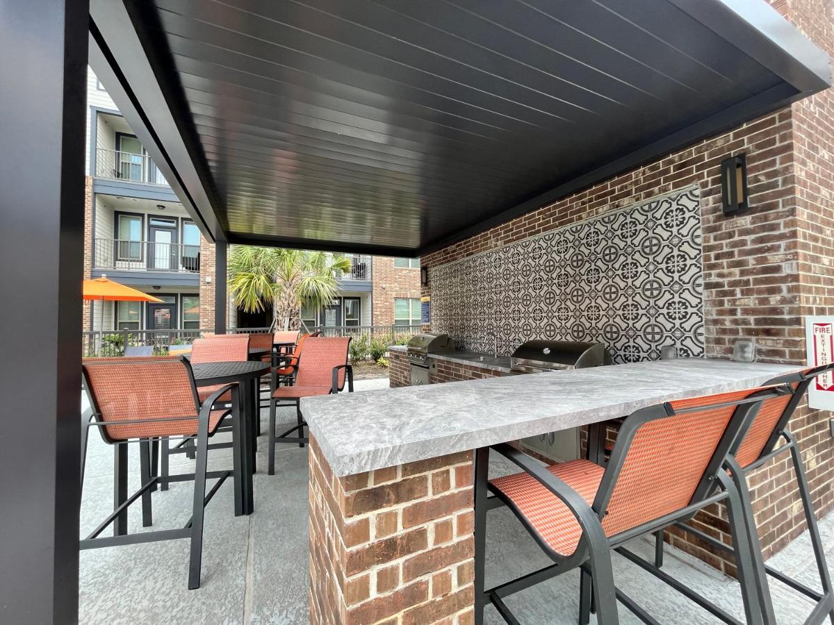 Comfy Abode Near Bush Airport Apartment Houston Exterior photo